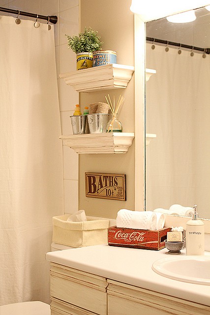 10 Quick Tips to Organize and Declutter a Bathroom